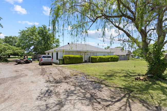 1210 E Fm 902, House other with 2 bedrooms, 2 bathrooms and null parking in Howe TX | Image 11