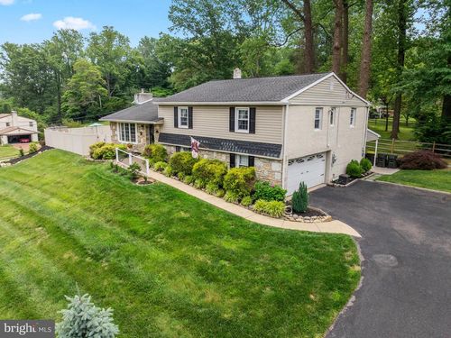 147 Deer Run Rd, WILLOW GROVE, PA, 19090-1629 | Card Image