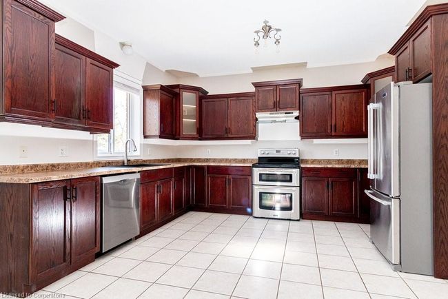 39 Naomi Crt, House other with 4 bedrooms, 3 bathrooms and 6 parking in Ancaster ON | Image 14
