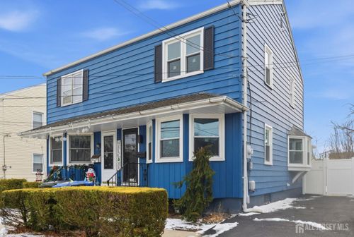 43 Freeman St, Woodbridge, NJ, 07095-3435 | Card Image