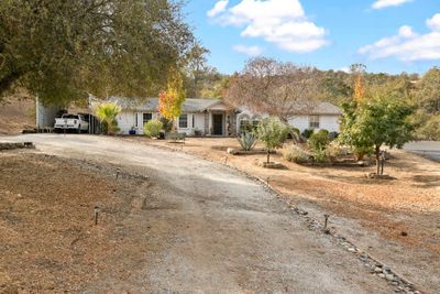 29976 Tioga Dr Drive, House other with 3 bedrooms, 2 bathrooms and null parking in Coarsegold CA | Image 2