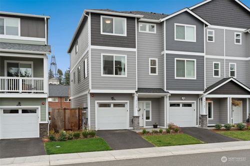 18136 1st Pl Sw, Normandy Park, WA, 98166 | Card Image