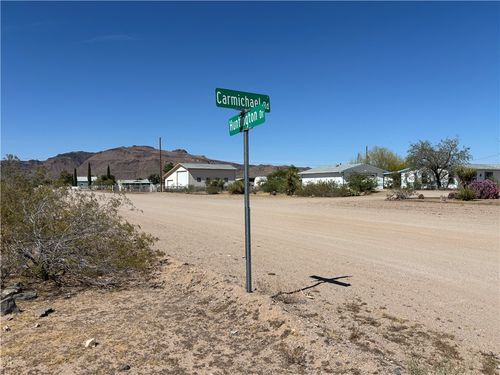 3115 W Carmichael Rd, Golden Valley, AZ, 86413-7736 | Card Image