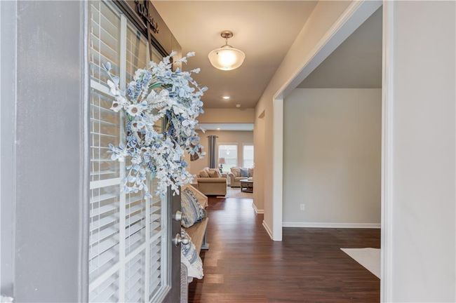 6841 Lancaster Xing, House other with 4 bedrooms, 3 bathrooms and 4 parking in Flowery Branch GA | Image 4