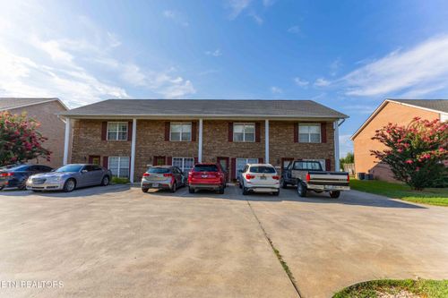 2425 Hallerins Ct, Maryville, TN, 37801-9321 | Card Image
