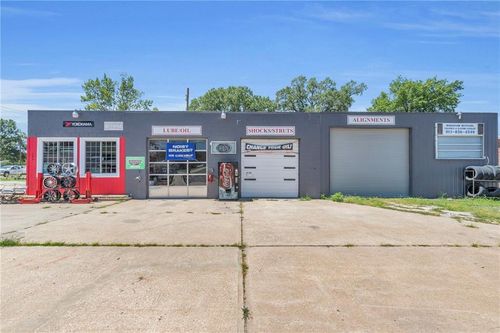 101 N Maple St, Garnett, KS, 66032-9405 | Card Image