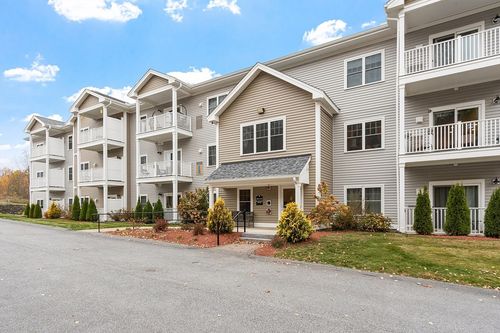 3202-3202 Briarwood Vlg, Clinton, MA, 01510-3952 | Card Image