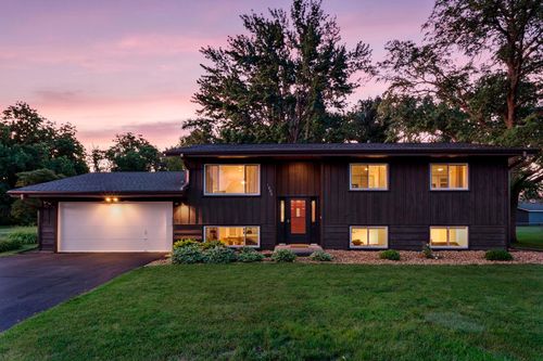 1010 Ferndale St N, Maplewood, MN, 55119-3807 | Card Image