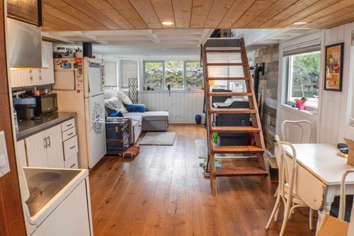 gnb-21-415 Esplanade Ave, North Vancouver, BC, V7M1A5 | Card Image