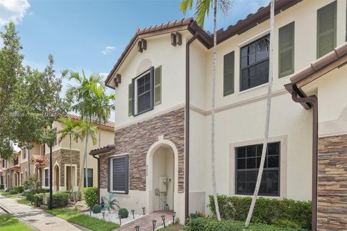 9349 W 33rd Way, Hialeah, FL, 33018-2053 | Card Image