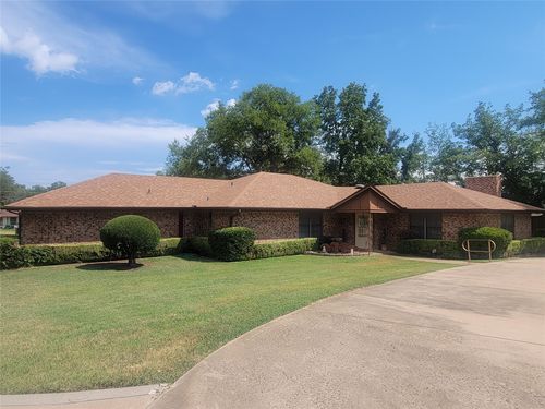 1325 Corvadura St, Graham, TX, 76450-4404 | Card Image