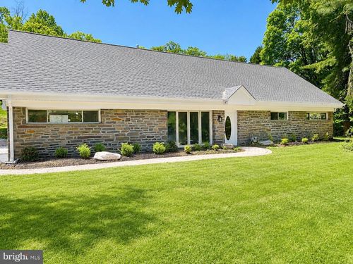 425 Woodhill Road, WAYNE, PA, 19087 | Card Image