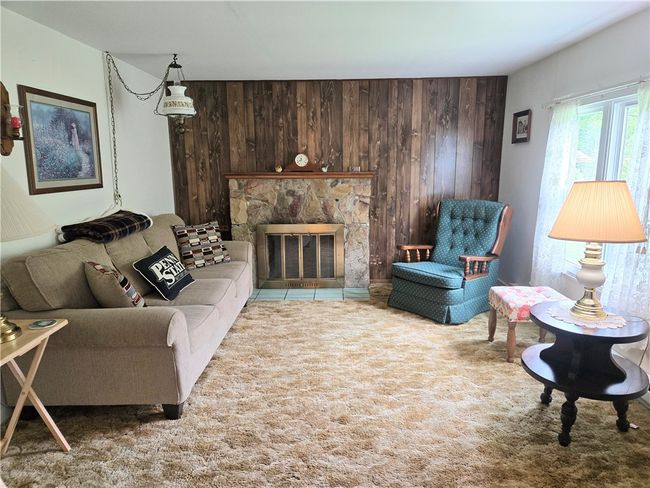 1126 Slate Point Rd, House other with 3 bedrooms, 1 bathrooms and 1 parking in Vandergrift PA | Image 12