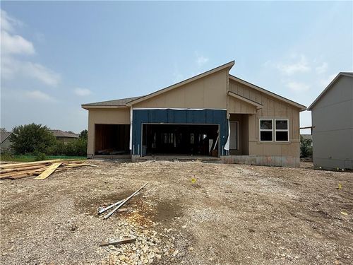 501 Woodview Dr, Raymore, MO, 64083-8367 | Card Image