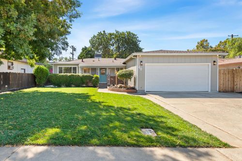 40 Olive Way, Woodland, CA, 95695-3148 | Card Image