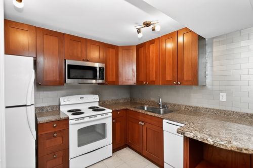 201-10111 Old Orchard Court, Skokie, IL, 60076 | Card Image