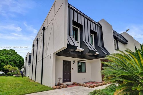 46-5555 Sw 67th Ave, Miami, FL, 33155-6469 | Card Image