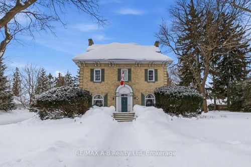 63 Centre St, Stratford, ON, N5A1E4 | Card Image