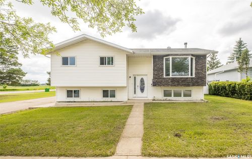 3367 15th Avenue E, Prince Albert, SK, S6V7V3 | Card Image