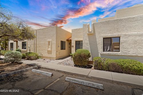 2447 N Ironwood Ridge Dr, Tucson, AZ, 85745-1068 | Card Image