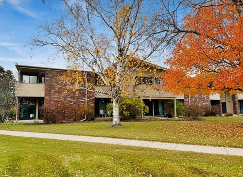 153-425 W Willow Court, Fox Point, WI, 53217 | Card Image