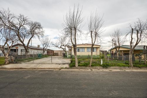 9631 Garden Dr, Hanford, CA, 93230-6618 | Card Image