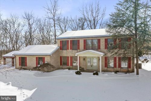 155 Shireoaks Dr, MARTINSBURG, WV, 25403-1440 | Card Image