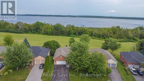 16 Crescent Moon Lane, Kawartha Lakes (Mariposa), ON, L0C1G0 | Card Image