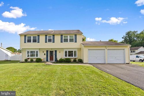 2 Earnshaw Ln, Willingboro, NJ, 08046-2312 | Card Image