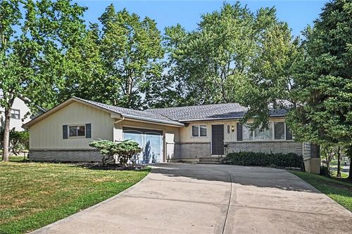 1710 67th Ter, Gladstone, MO, 64118-3631 | Card Image