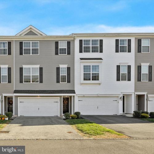 103 Edgewater Ct, QUAKERTOWN, PA, 18951-3111 | Card Image