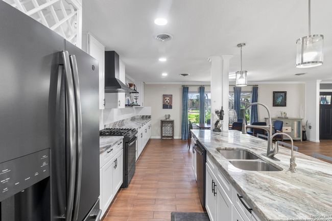 139 Canyon Creek Dr, House other with 4 bedrooms, 4 bathrooms and null parking in Hollywood Park TX | Image 14