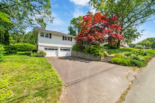 91 Piping Rock Dr, Waterbury, CT, 06706-2427 | Card Image