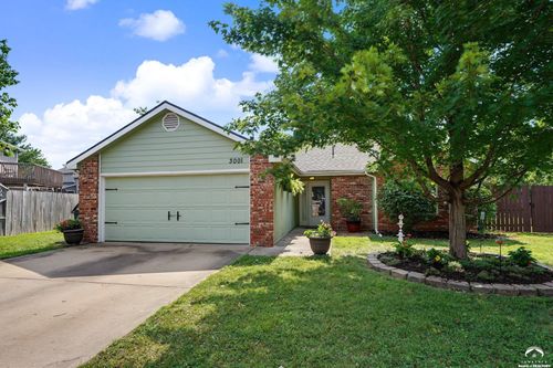 3001 W 30th Ct, Lawrence, KS, 66047-3938 | Card Image