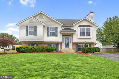 5842 Riverside Dr, WOODBRIDGE, VA, 22193-3746 | Card Image