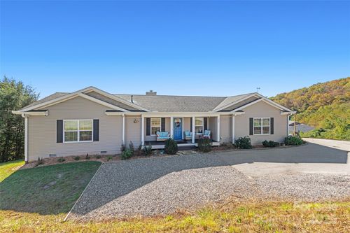 198 Gibson Cove Rd, Franklin, NC, 28734-7233 | Card Image