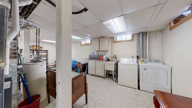 Basement w/Laundry | Image 28