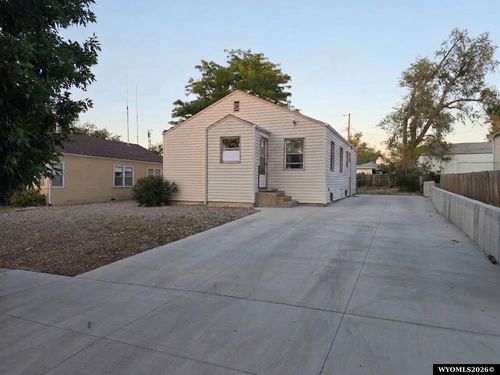 1435 S Willow St, Casper, WY, 82604-3301 | Card Image