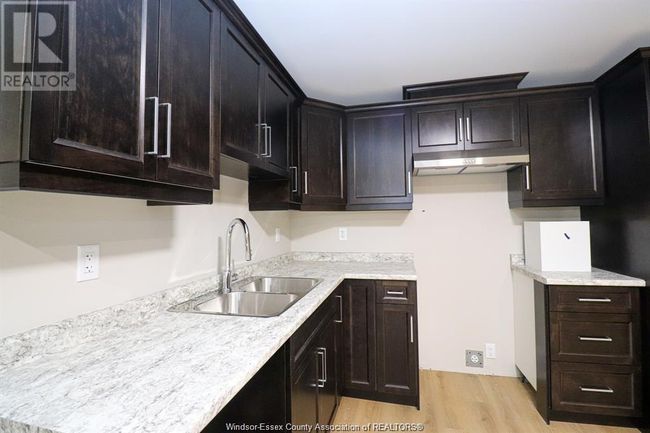 LOWER - 559 Keil Trail, House other with 2 bedrooms, 1 bathrooms and null parking in Chatham ON | Image 4