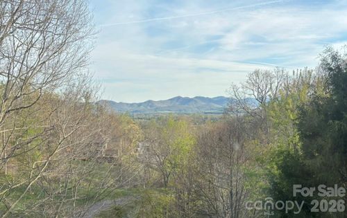 24 Sunnie Rae Ln, Candler, NC, 28715-9090 | Card Image