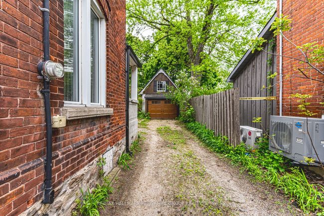 210 Bradford St, Home with 0 bedrooms, 1 bathrooms and 4 parking in Barrie ON | Image 22