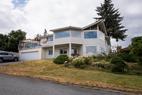 {{alt}} | Card Image