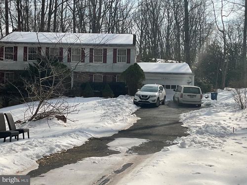 12321 Folkstone Dr, OAK HILL, VA, 20171-1816 | Card Image