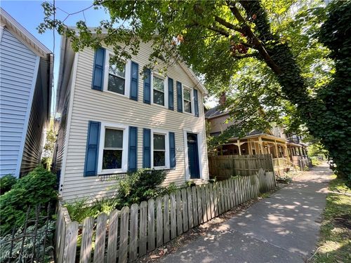 2815 Bridge Ave, Cleveland, OH, 44113-3013 | Card Image