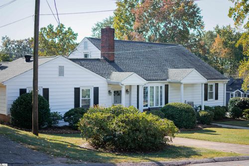 400 Wedgewood Dr, Greenville, SC, 29609-3928 | Card Image