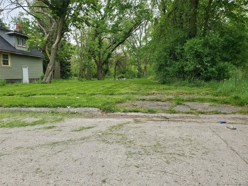 21233 Margareta St, Detroit, MI, 48219-2495 | Card Image
