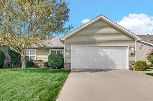 10570 Maine Dr, Crown Point, IN, 46307 | Card Image