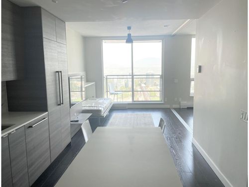 35-13398 104 Avenue, Surrey, BC, V3T1V6 | Card Image