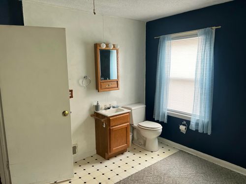 902 W 10th St, Hobart, IN, 46342-5804 | Card Image