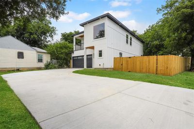 4030 S Denley Drive, House other with 3 bedrooms, 2 bathrooms and null parking in Dallas TX | Image 3